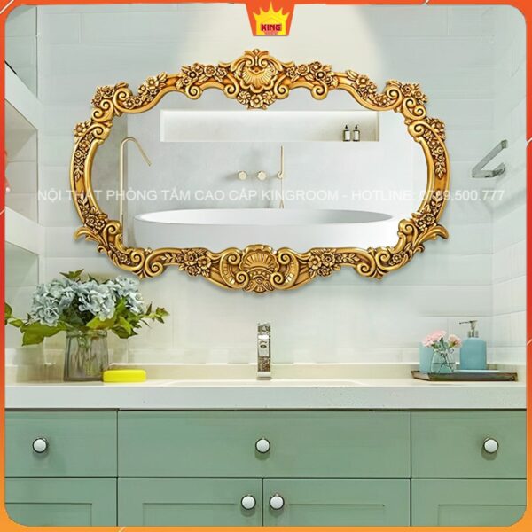 Gương cổ điển HS01 trong phòng tắm hiện đại, khung vàng điêu khắc sang trọng